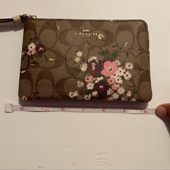 Coach Floral Corner Zip in Signature Canvas Wristlet - Picture 4 of 7